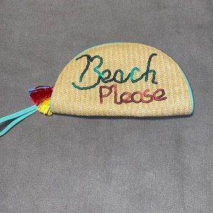 Beach‎ please!! Clutch made with straw